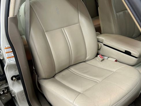 Used 2004 Lincoln Town Car Ultimate image 24