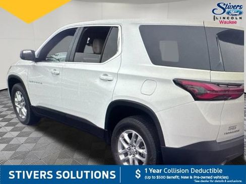 Used 2023 Chevrolet Traverse LS FWD image 11