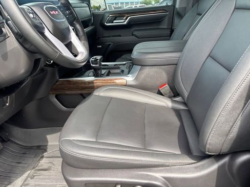 Used 2025 GMC Sierra 1500 Elevation w/ Elevation Premium Package AWD/4WD image 9