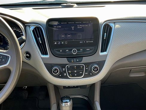 Used 2020 Chevrolet Malibu LT w/ Fleet LT Safety Plus Package image 9