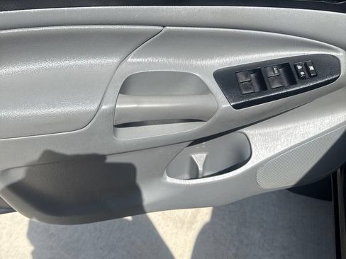 Used 2014 Toyota Tacoma PreRunner w/ Convenience Package RWD image 9