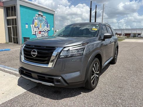 Used 2024 Nissan Pathfinder Platinum AWD/4WD image 7