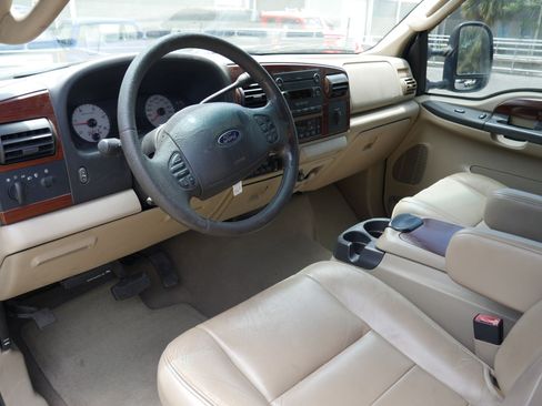 Used 2006 Ford F250 Lariat AWD/4WD image 5