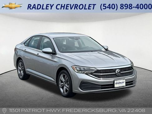 Used 2024 Volkswagen Jetta SE FWD image 7