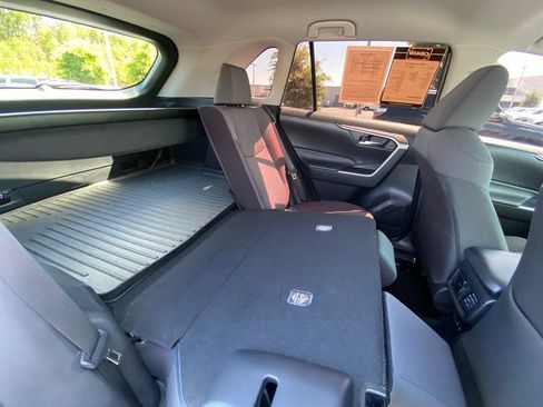 Used 2020 Toyota RAV4 XLE FWD image 28