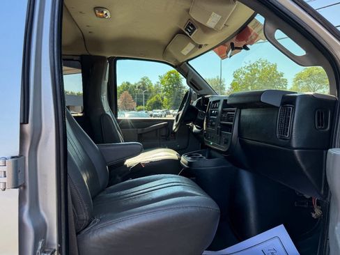 Used 2016 Chevrolet Express 3500 LS RWD image 11