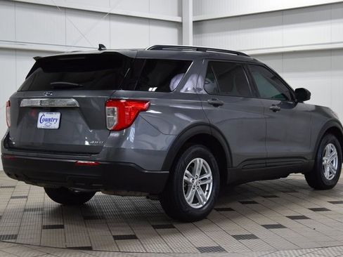 Used 2022 Ford Explorer XLT image 8