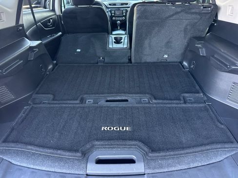 Used 2016 Nissan Rogue S w/ Appearance Package AWD/4WD image 14
