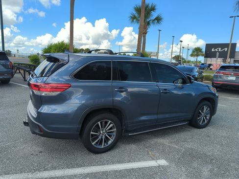 Used 2017 Toyota Highlander XLE FWD image 5