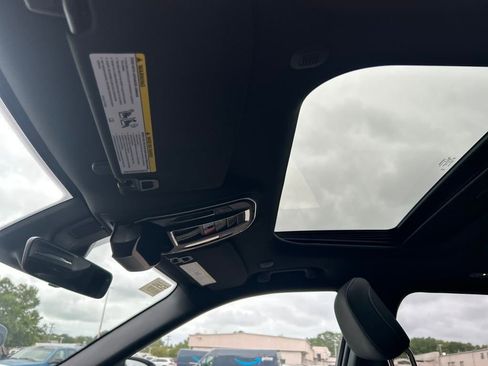 New 2025 Jeep Grand Cherokee Laredo w/ Trailer Tow Package image 18