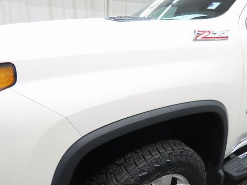 Used 2020 Chevrolet Silverado 2500 LTZ w/ LTZ Premium Package image 48