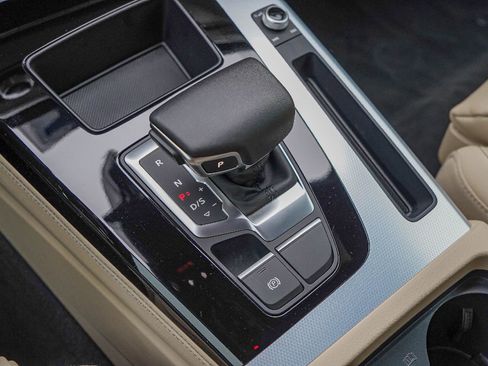 Certified 2025 Audi Q5 2.0T Premium Plus w/ Premium Plus Package image 19