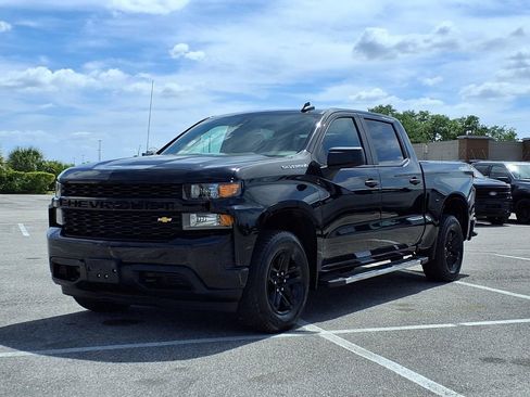 Used 2022 Chevrolet Silverado 1500 Custom w/ Safety Confidence Package image 3