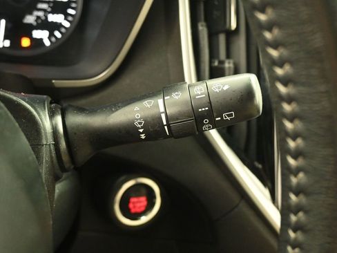 Used 2024 Subaru Ascent Premium w/ Convenience Package image 17