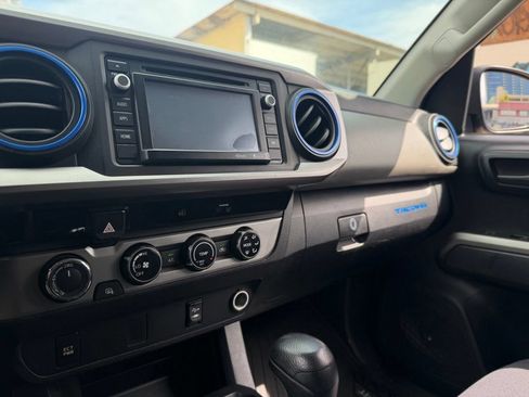 Used 2016 Toyota Tacoma SR5 AWD/4WD image 18