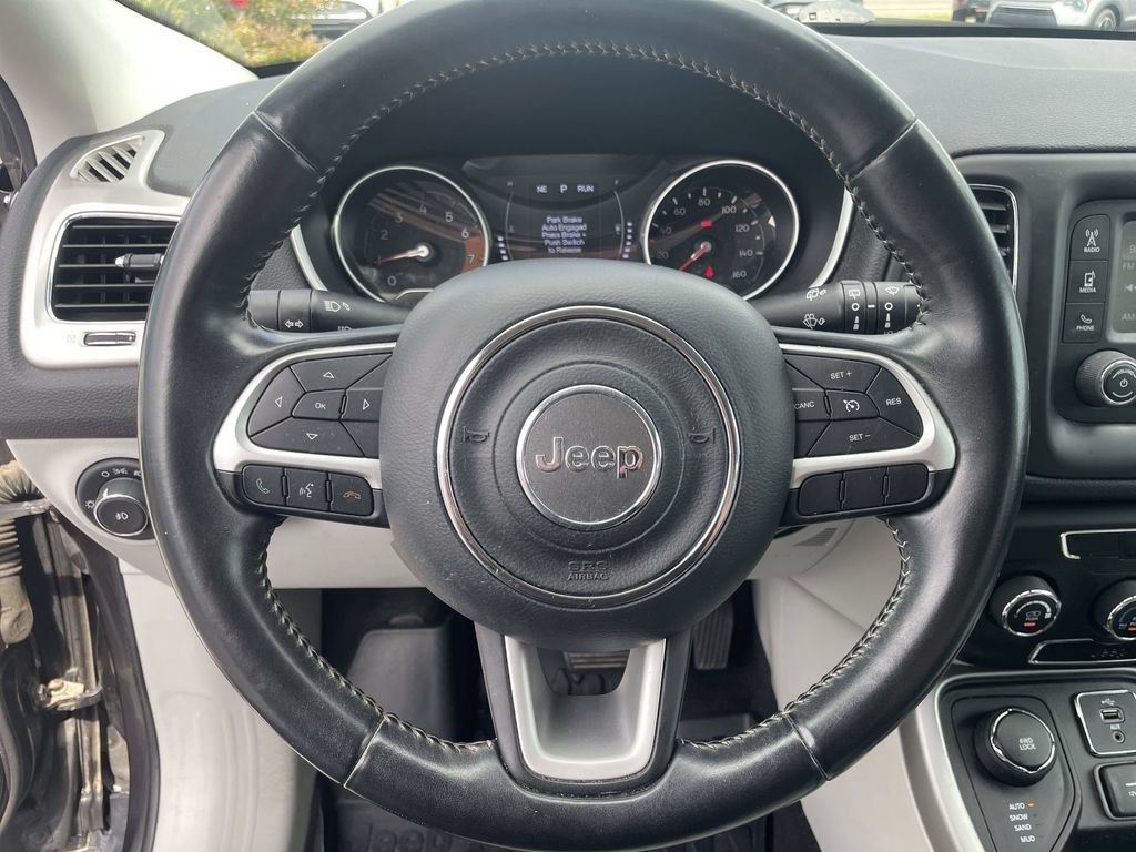 Used 2018 Jeep Compass Latitude AWD/4WD image 15