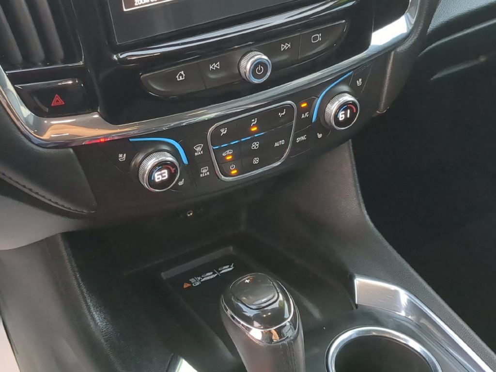 Used 2018 Chevrolet Traverse Premier w/ Driver Confidence II Package FWD image 24