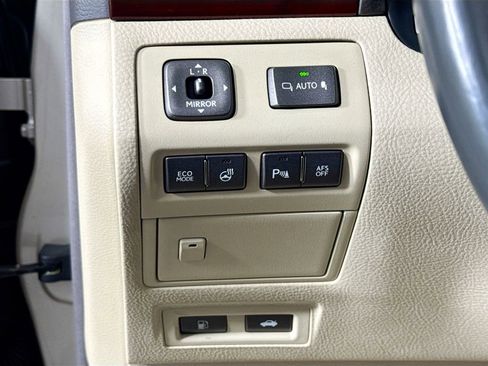 Used 2012 Lexus LS 460 w/ Comfort Pkg image 10