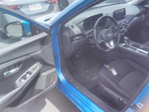 Used 2023 Nissan Sentra SV image 3