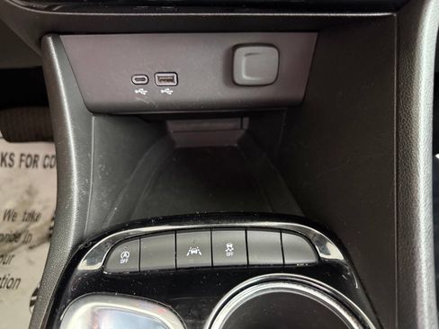 Used 2024 Buick Encore GX Sport Touring FWD image 25