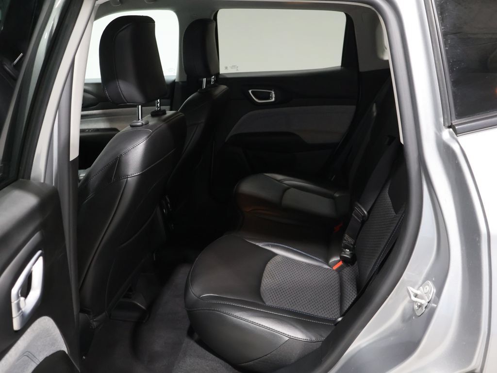 Certified 2022 Jeep Compass Latitude AWD/4WD image 17