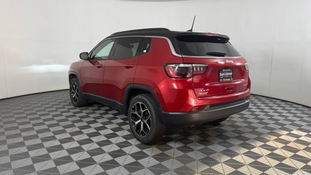 Used 2025 Jeep Compass Limited AWD/4WD image 5