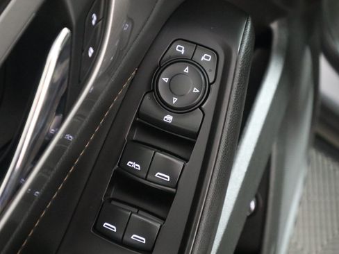 Used 2020 Chevrolet Traverse LT FWD image 37
