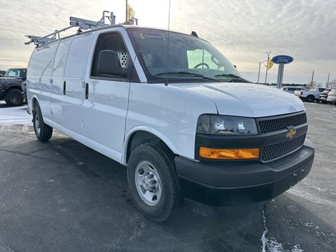 Used 2025 Chevrolet Express 2500 Extended w/ Communications Package image 2