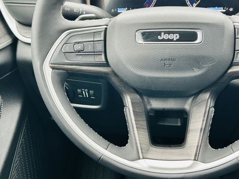 Used 2025 Jeep Grand Cherokee L Limited AWD/4WD image 20
