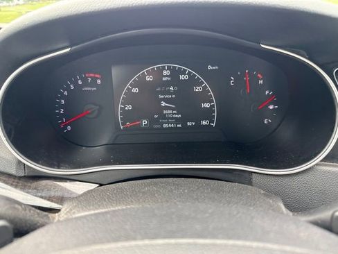 Used 2015 Kia Cadenza Premium w/ Luxury Package FWD image 9