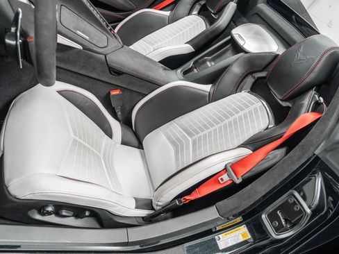 Used 2023 Chevrolet Corvette Stingray Premium Conv w/ Z51 Performance Package RWD image 25