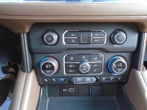 Certified 2024 Chevrolet Suburban High Country w/ Advanced Technology Package AWD/4WD image 16