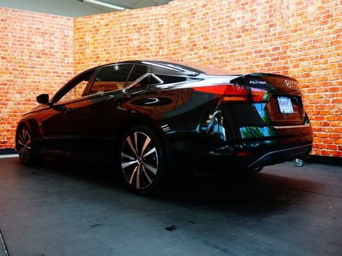 Certified 2022 Nissan Altima 2.0 SR FWD image 8