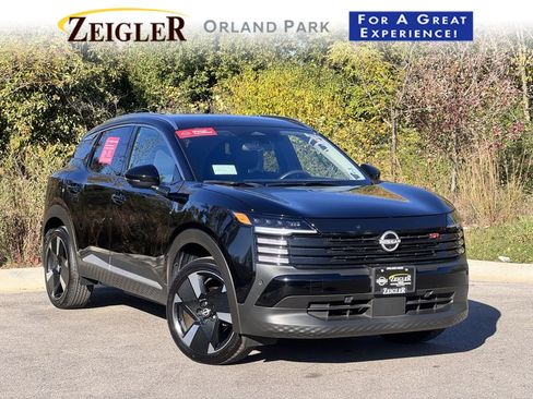 Certified 2025 Nissan Kicks SR image 1