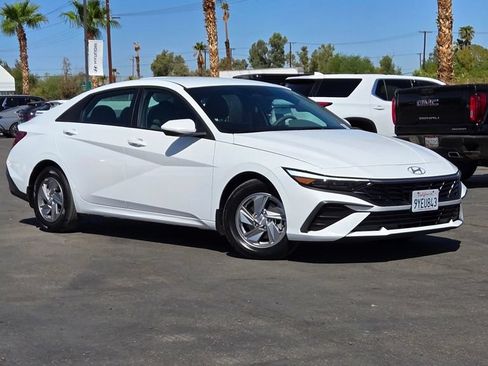 Used 2026 Hyundai Elantra SE FWD image 1
