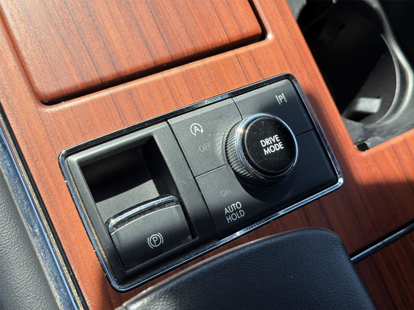 Used 2024 Lincoln Navigator Premiere AWD/4WD image 37