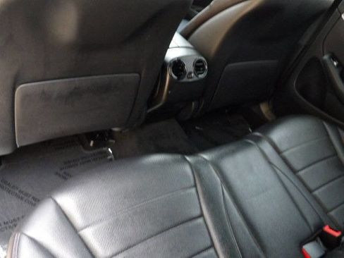 Used 2019 Mercedes-Benz GLC 350e 4MATIC image 18