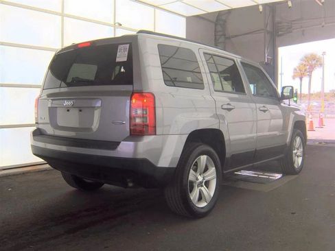 Used 2015 Jeep Patriot Latitude AWD/4WD image 5