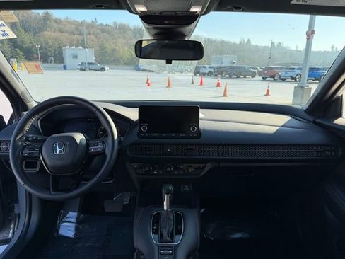 Used 2025 Honda HR-V Sport image 13