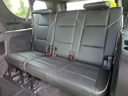Used 2022 Cadillac Escalade ESV Premium Luxury AWD/4WD image 12