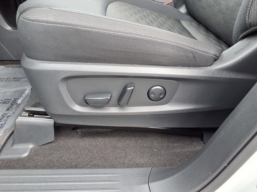 Used 2025 Nissan Pathfinder SV AWD/4WD image 22