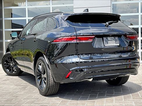 New 2026 Jaguar F-PACE R-Dynamic S image 3