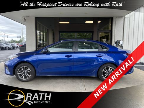 Used 2024 Kia Forte LXS w/ LXS Technology Package FWD image 4