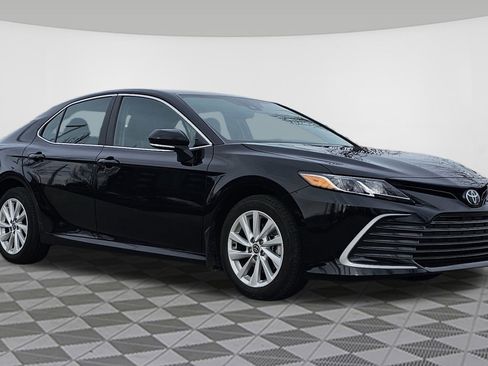 Used 2024 Toyota Camry LE w/ Convenience Package image 1