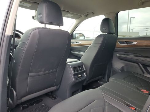 New 2026 Volkswagen Atlas SE FWD image 9