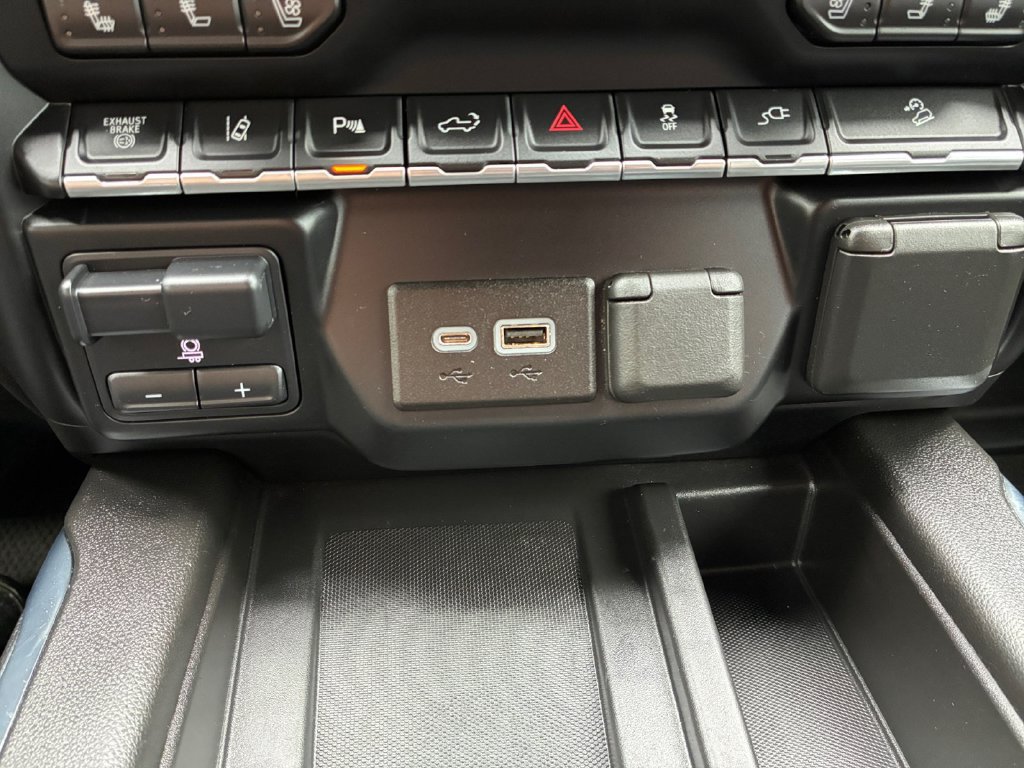 Used 2022 GMC Sierra 2500 AT4 w/ AT4 Preferred Package AWD/4WD image 5