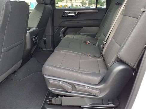 New 2026 Chevrolet Suburban LS RWD image 17