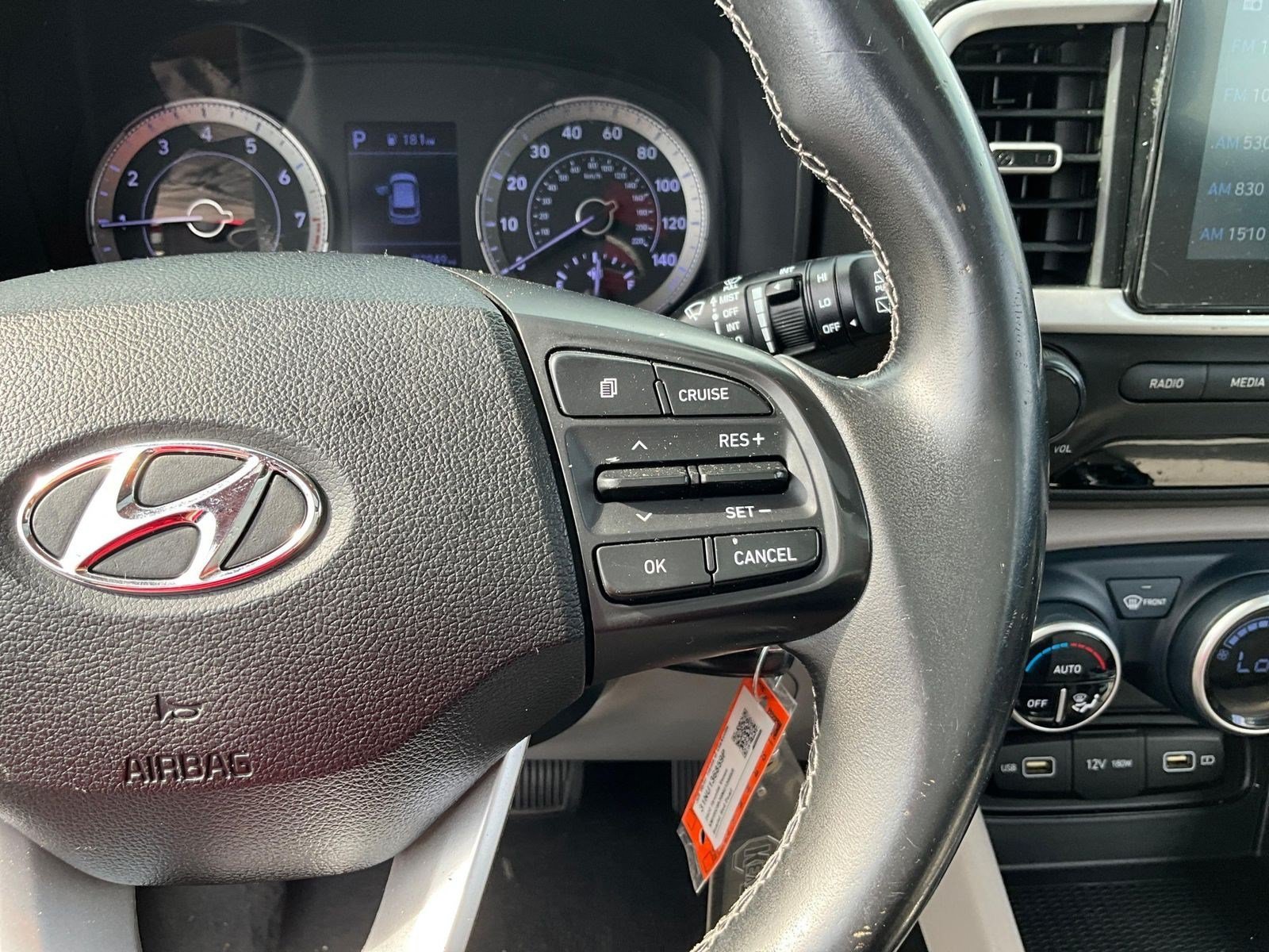 Used 2022 Hyundai Venue SEL FWD image 11