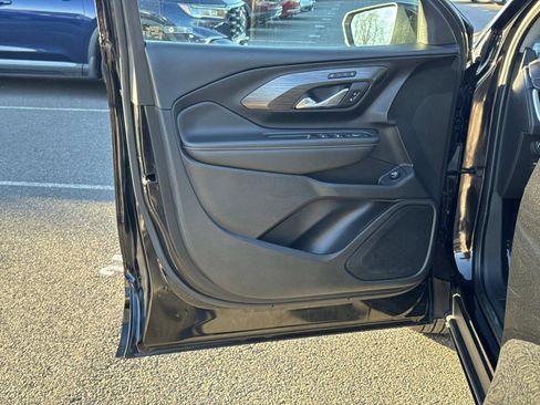 Used 2023 GMC Terrain SLT image 16