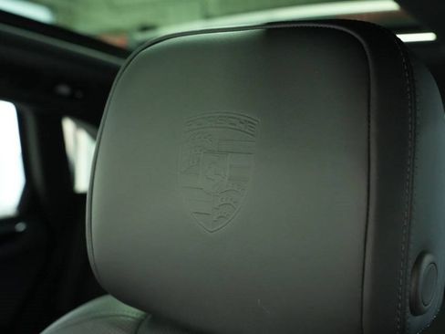 Used 2025 Porsche Macan image 34